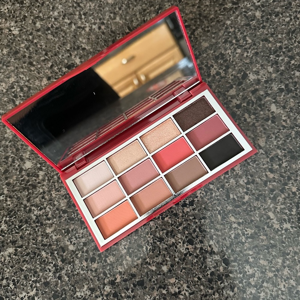Illuminati Blazed & Confused Eyeshadow Palette with Mirror